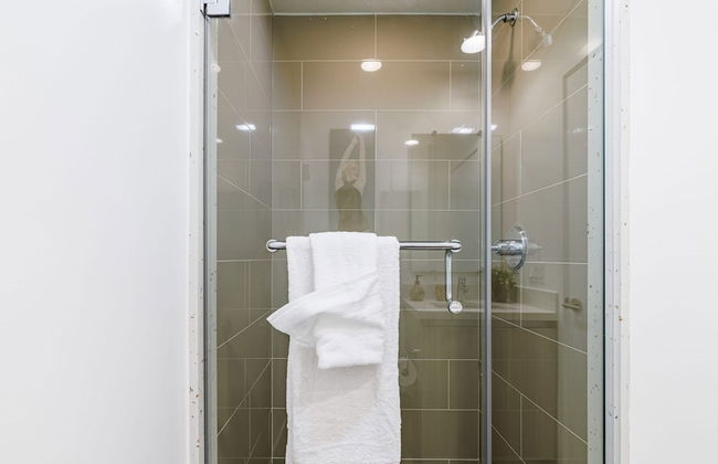 2BR Fully Furnished Apartment on Hawthorn Ave Hollywood - Photo 18