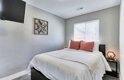 Quiet and Comfy Oasis - Firepit and Yard in Denver - Foto 5