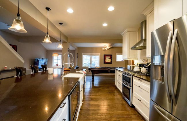 Time Capsule Tudor A Modern Family Getaway - Photo 12