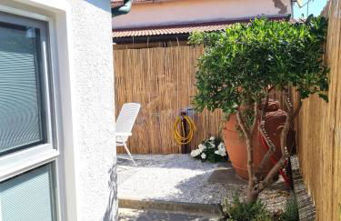 Monolocale con giardino privato, 1 minuto dal mare - Foto 22