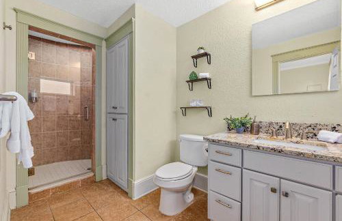 The Ray- 1st Floor Charming Condo- Walk to Downtown - Foto 23