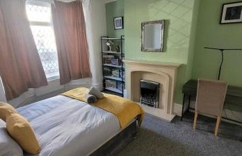 Manchester Contractor House - Fast WiFi - Sleeps 7! - Foto 9