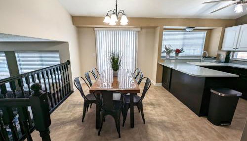 Cute Spacious Home - Photo 5