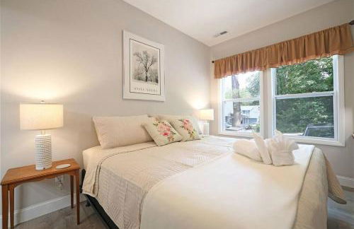 Bungalow Dream w Hot Tub, Fenced Yard & Fire Pit - Foto 55