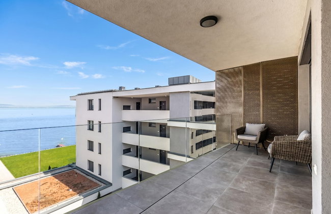 Lake Side Luxury – Steps to the Lake Lela - Foto 14