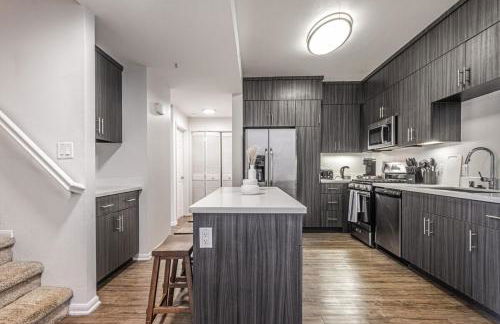 Modern Townhouse with 4 Bedrooms Near LAX - Foto 9