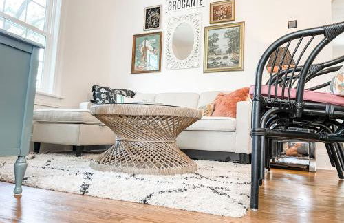 Adorable 1BR Apt. w KING bed 1 m. to square - Foto 28