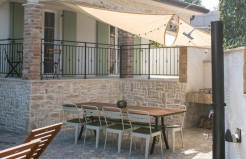 Awesome Home In Crklada With Wifi - Photo 14