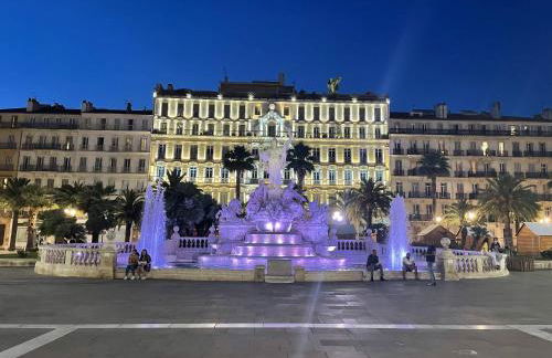 Appartement mignon calme douillet ascenseur clim étage élevé proche parking et toutes commodités au coeur du Toulon historique - Photo 37