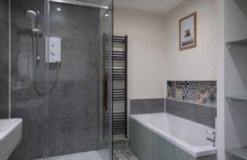 Family Country Cottage with Stunning Mountain Views - Photo 4