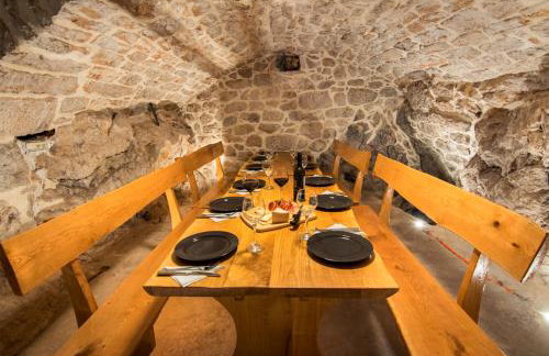 Heritage house Stipanovi dvori with heated pool and jacuzzi - Foto 13