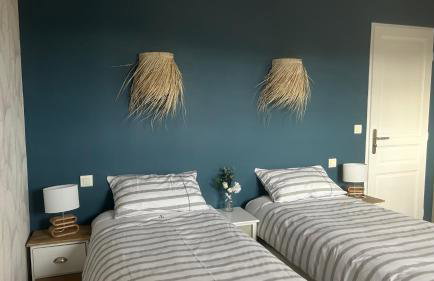 2 hébergements - 10 couchages - parking, piscine, jacuzzi - convivialité - Photo 7