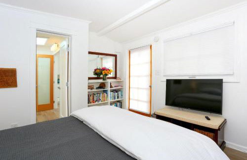 Surf and Sand Beach Bungalow - Foto 15