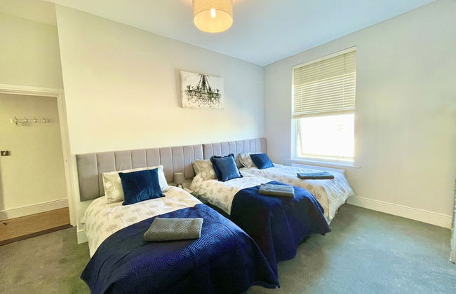 Between the beach and the shops - Foto 5