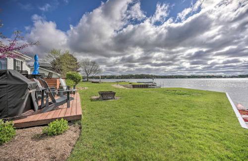 Lakefront Home with Boat Dock in Benton Harbor! - Foto 29