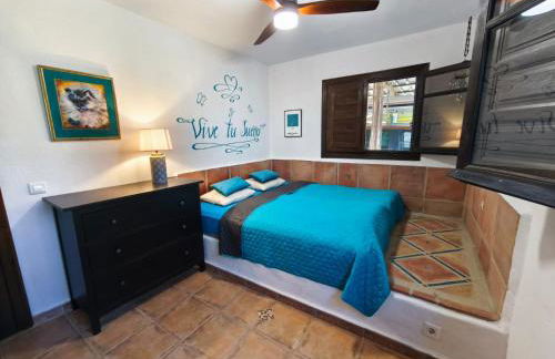 Künstlerhaus Finca Madreselva mit atemberaubenden Weitblick mit Infinitypool, kleinen Teichen und vielen Sitzplätzen in Tolox Malaga im Nationalpark Sierra de las Nieves, ideal für Entspannung, aber auch zum Wandern - Foto 65