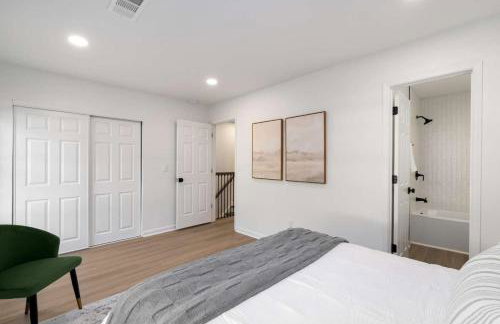 Stroll to Downtown Alpharetta AND Avalon Shops - Foto 24