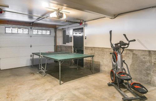 Wyoming Cabin with Hot Tub and Mountain-View Deck - Foto 31