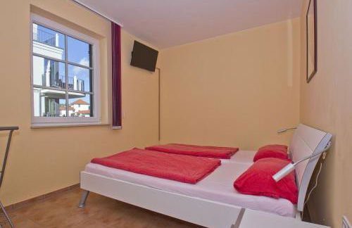 strandnah, gratis Nutzung vom AHOI Erlebnisbad und Sauna in Sellin - Kurparkresidenz FeWo10 - Foto 8