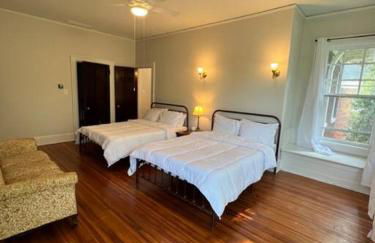 The Governor's Mansion - A Step Back in Time. - Foto 26