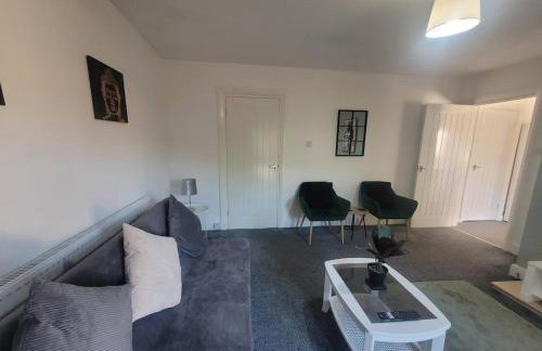 Contractor Friendly Spacious 3 Bed With Private Parking - Foto 29