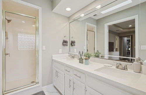 Best of Allen at Fountain Park - 5BD-2BA with Pool - Foto 24