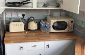 Newly refurbished flat in camberwell, london - Photo 2