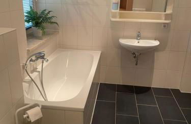 Schöne Zweiraumwohnung im Zentrum - Photo 4