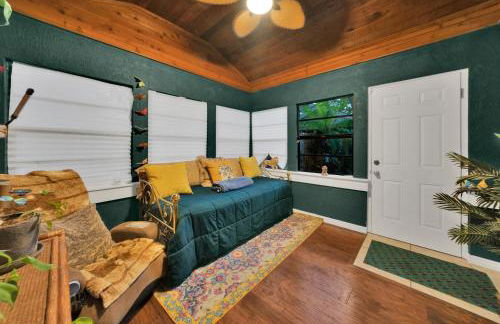 Zen Jungle House by Busch Gardens Sleeps 12 with Outdoor Games & Detached Play Space! - Foto 14