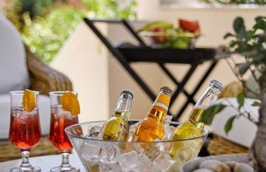 Renko Royal Villa - Private Infinity Pool & Garden - Athens Riviera - Foto 16