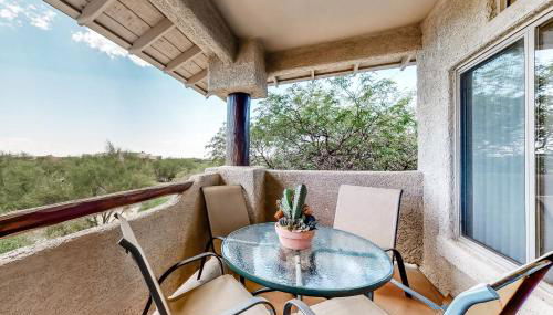 Renovated condo with updated floors, pool, hot tub & mountain views - Foto 4