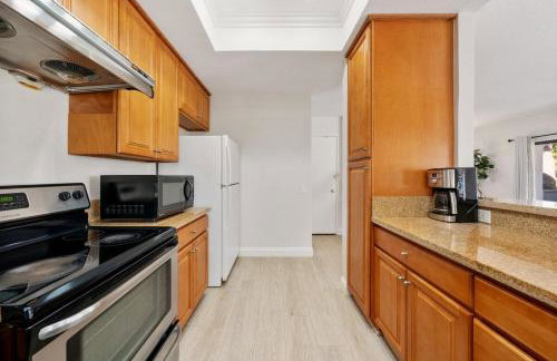 Charming 3BR - Prime Northwood Location - Foto 15