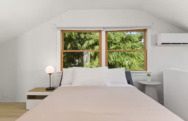 Joyful Kirkland Home, Near Beach, Hot Tub & AC - Photo 21