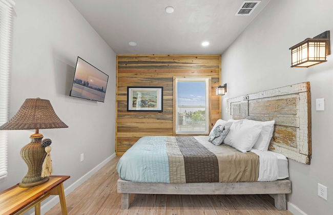 2 Waterfront Homes w/ Views, Pool, Boat Dock Laguna Village Oasis by Avantstay - Foto 10