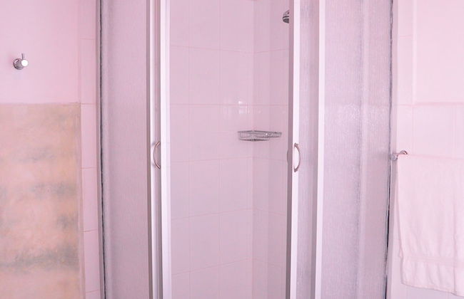 Serenity Lake Front Villa - Foto 45