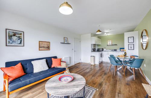 Penthouse Apartment - City Centre - Secure Parking, Balcony, Self-Check-In, Fast Wifi and Smart TV with Netflix by Yoko Property - Photo 10