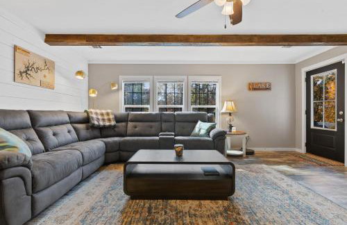 Hartwell Haus with Dock & Playground home - Foto 14