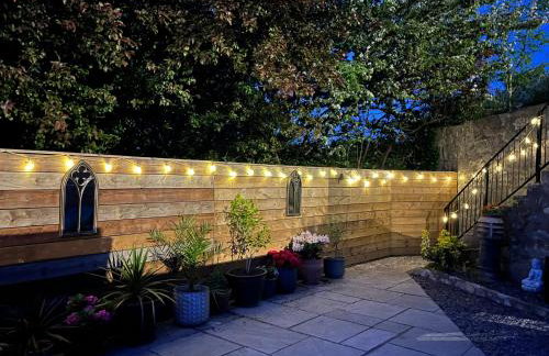 Private, Modern and Detached Garden Apartment - Photo 13