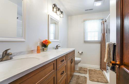 Stratford Family Home Near Forest and Historic Sites - Foto 12