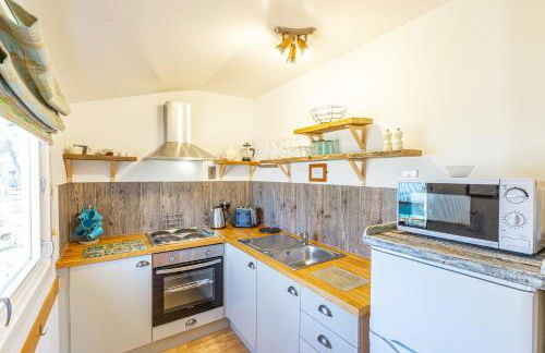 Fern Lodge 11 with Hot Tub - Foto 8