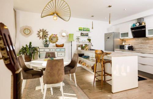 Sunset Oasis “VELLY” 1BR w/ Sea View & Parking - Foto 2