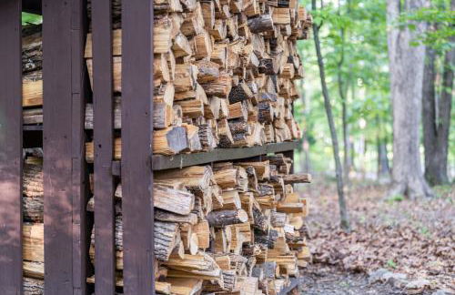 Modern Cabin w/Hot Tub & Fire Pit! - Foto 6