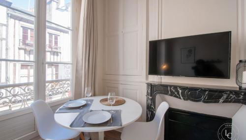 Le Bourg - 38m2 rénové - rue de Bourgogne - Foto 4