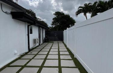 AMIRI Hollywood 5 mins from Hard Rock Stadium & The Guitar - Foto 79