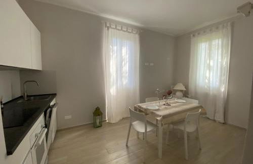 ROSSENA HOME tranquillo appartamento, con giardino, vicino al centro ed all'Ospedale Santa Maria Nuova SMN - Foto 33