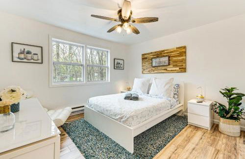 Deck, Fire Pit and Pool Access at Poconos Retreat! - Foto 14