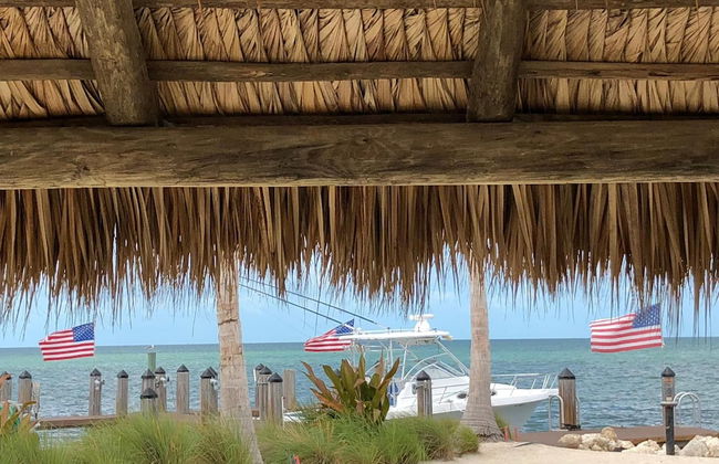 5 Beautiful 4 Bed 3 Bath Pool Home w Free Dock - Foto 7