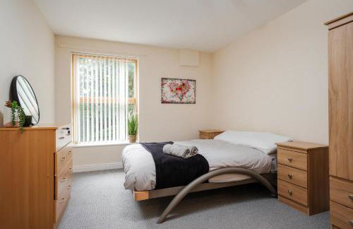 Brimmond Homes - nr to Univ, Hospitals, o2 Apollo, PLAB & 7 mins to City Centre - Stylish, Modern & Secure 2 Bed, 2 Bath Apt with Allocated Free Parking - Foto 55