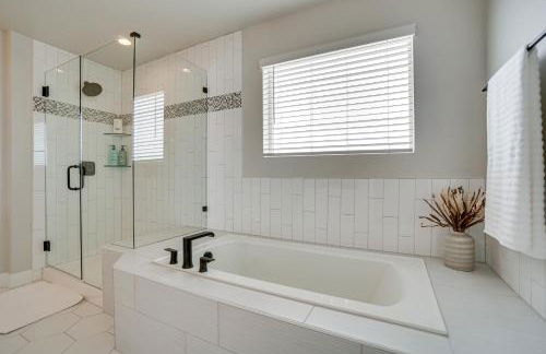 Family-Friendly Townhome about 2 Mi to Windsor Lake! - Foto 16