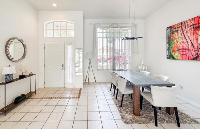 Grand Luxury Deluxe 4BR Pool Home Near Disney - Foto 5